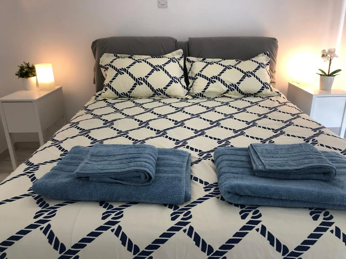 Blue Escape Apartment Larnaca
